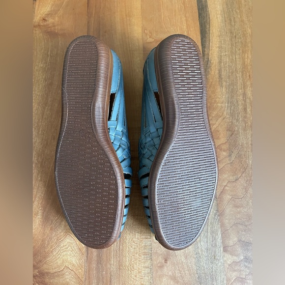 NWOT Softspots "Trinidad" Blue Leather Hurache Slip-On Shoes Size 7.5 Flats - Picture 6 of 8